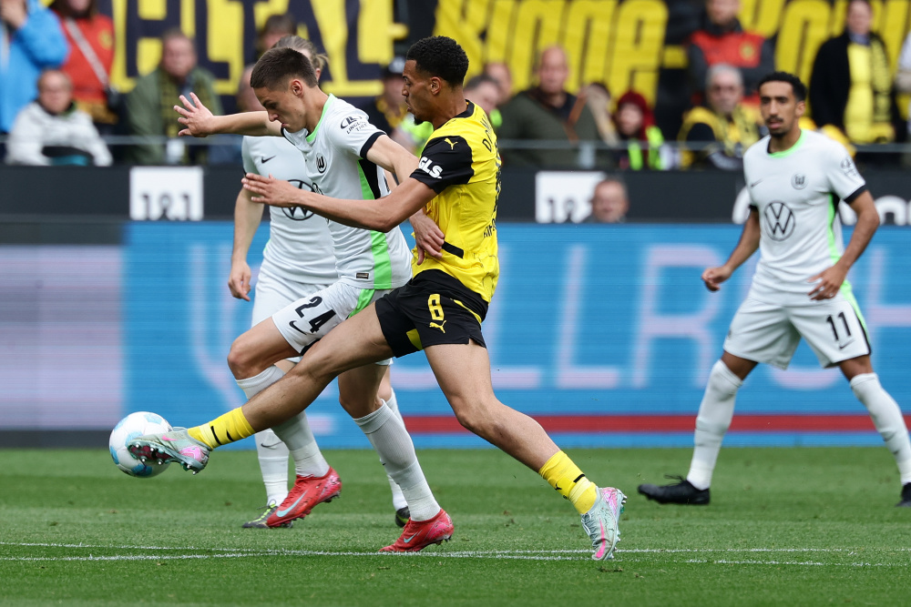 包含沃尔夫斯堡遭遇惨败，德甲保级压力不小的词条