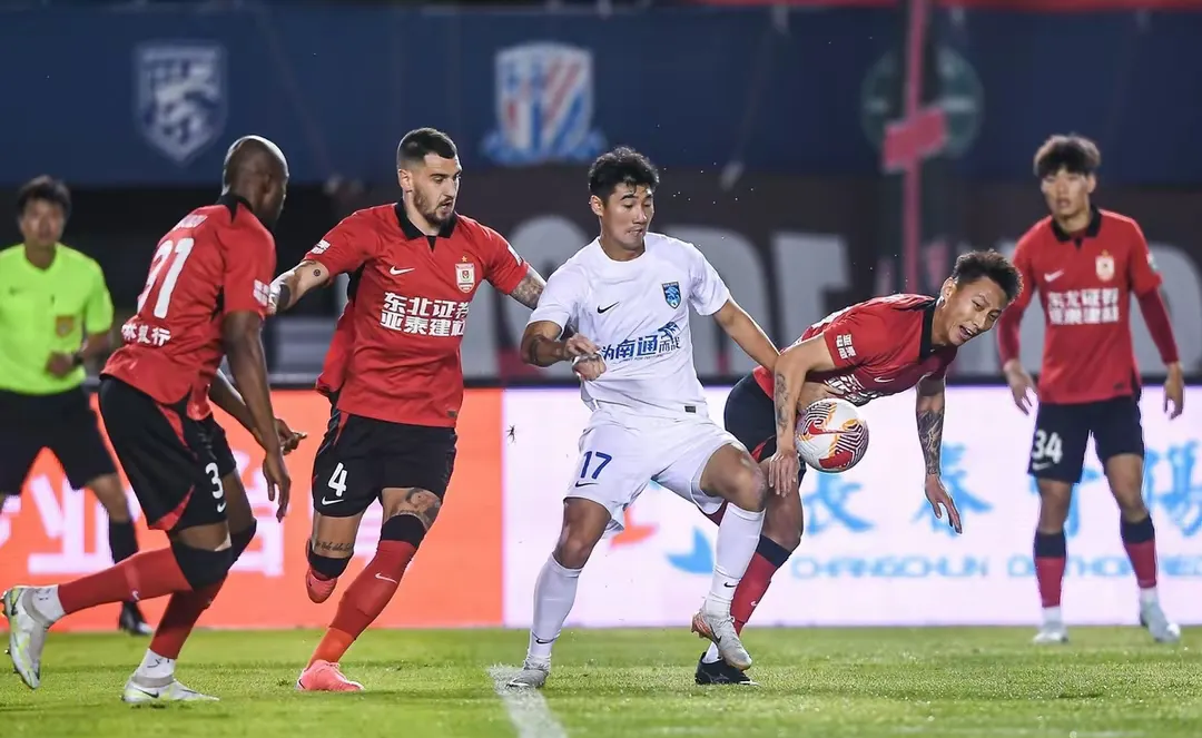 长春亚泰负于贵州恒丰智诚，中超保级战激烈的简单介绍