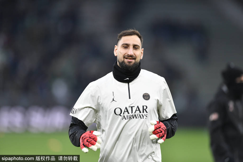 巴黎圣日尔曼主场迎战圣埃蒂安，追逐胜利