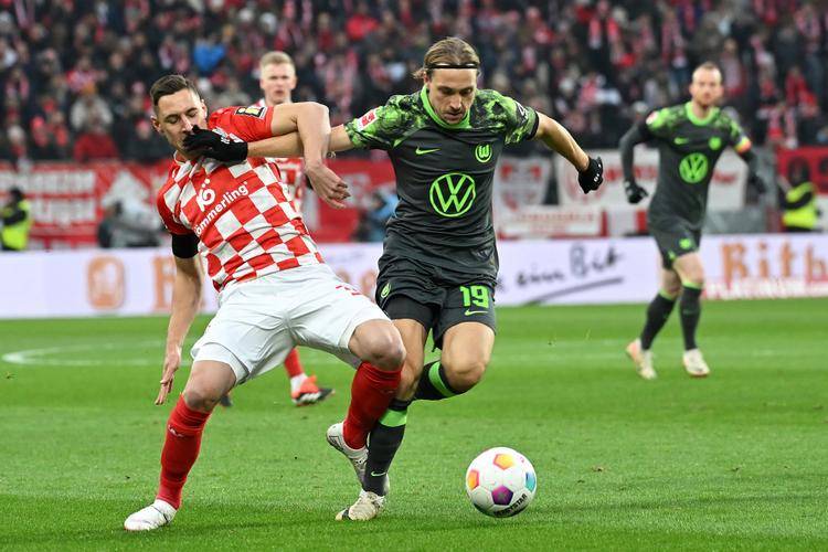 开云体育官网-关于沃尔夫斯堡队员展现出色表现，希望延续胜利的信息