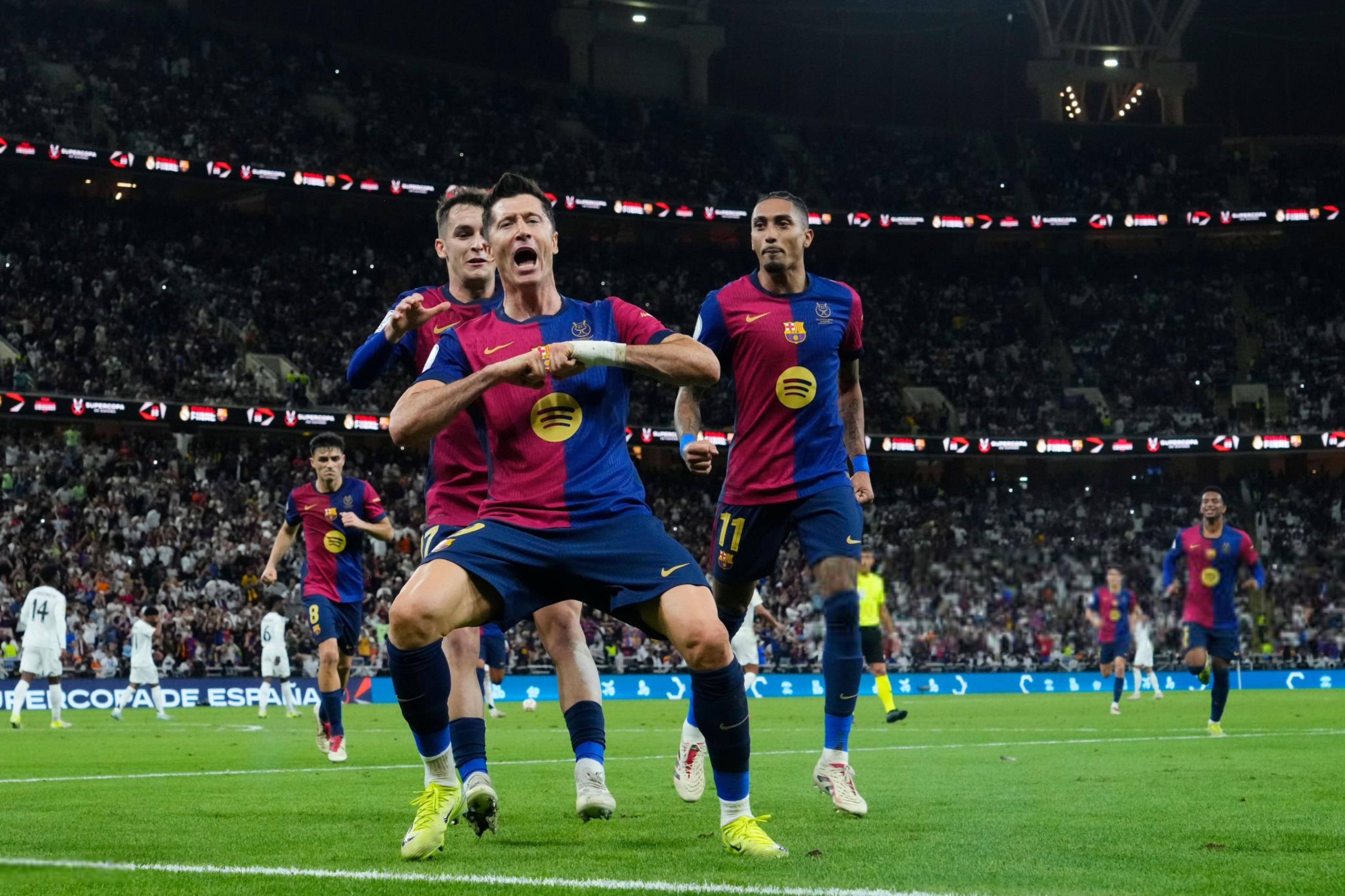 包含巴萨逆袭曼联晋级欧国联资格决赛的词条