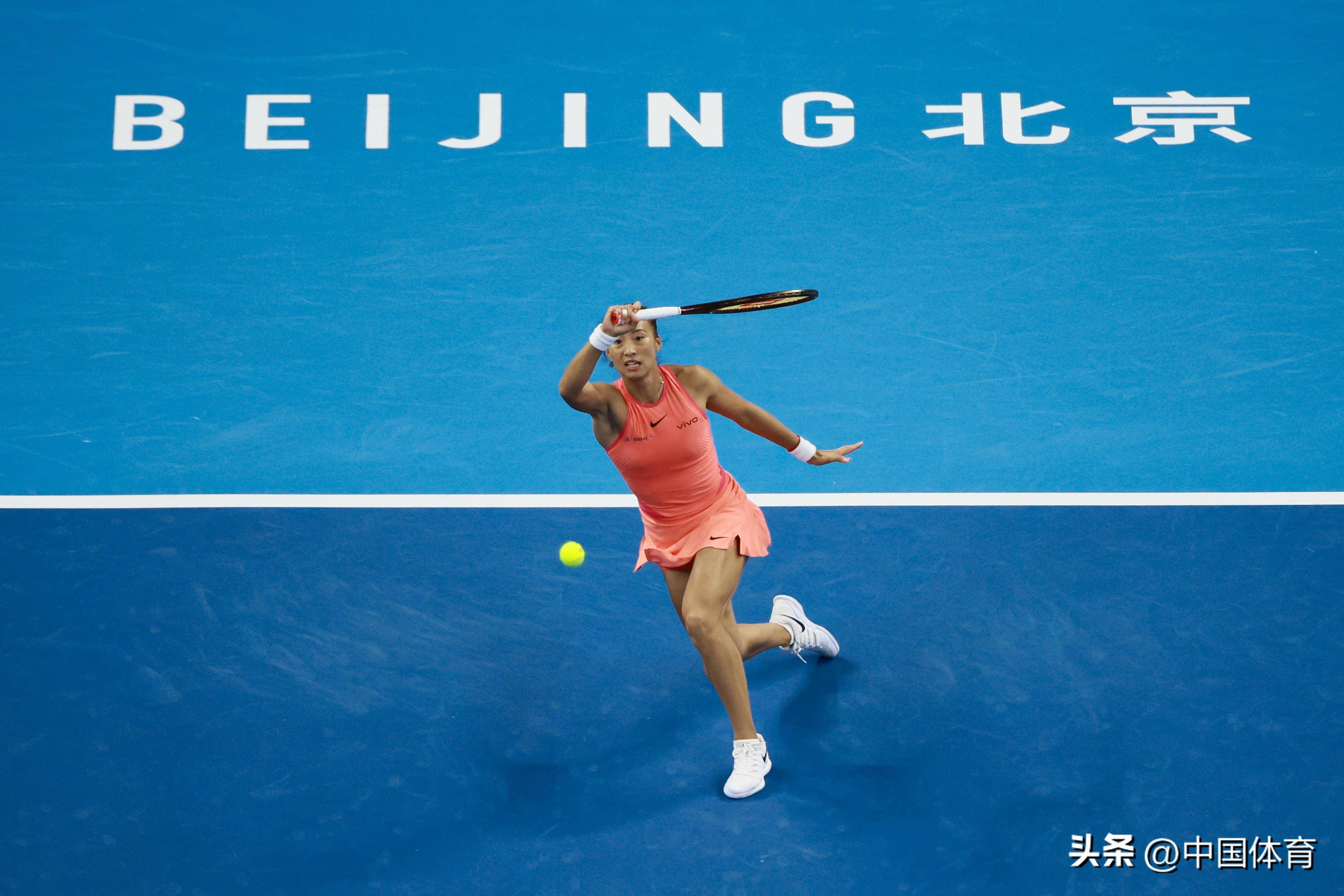 阿根廷选手在网球比赛中获胜