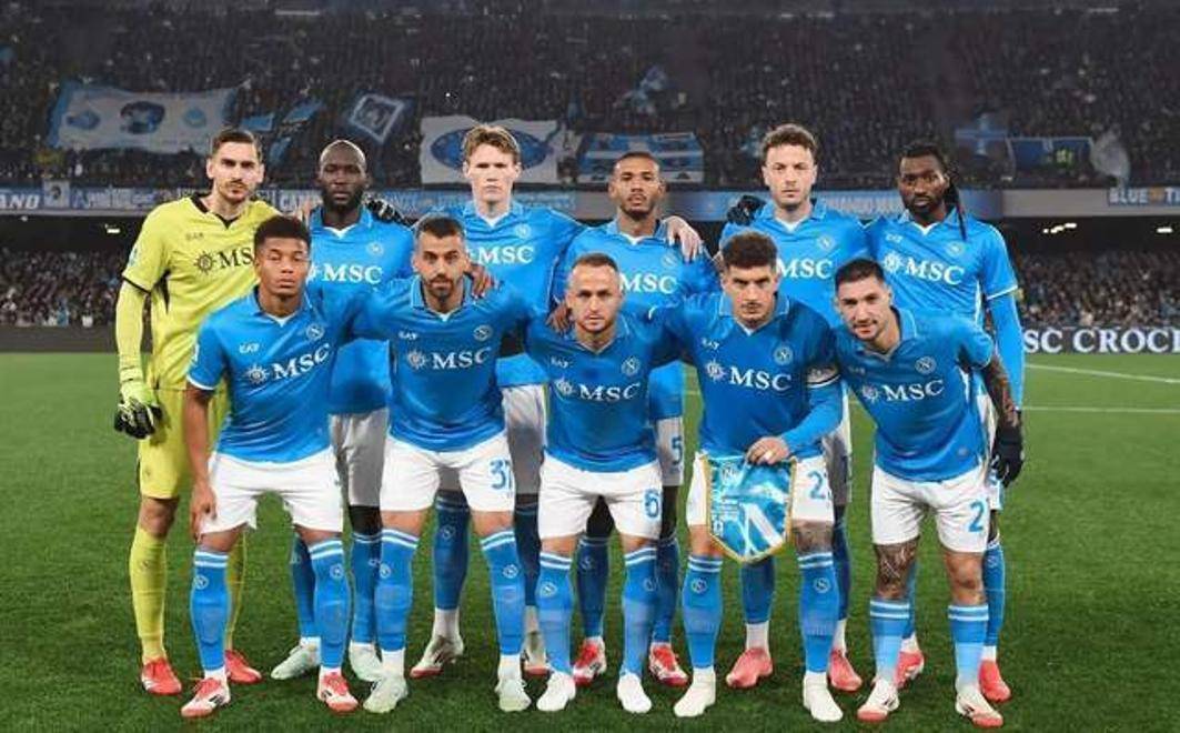 包含那不勒斯阵容战术调整奏效，取得连胜的词条