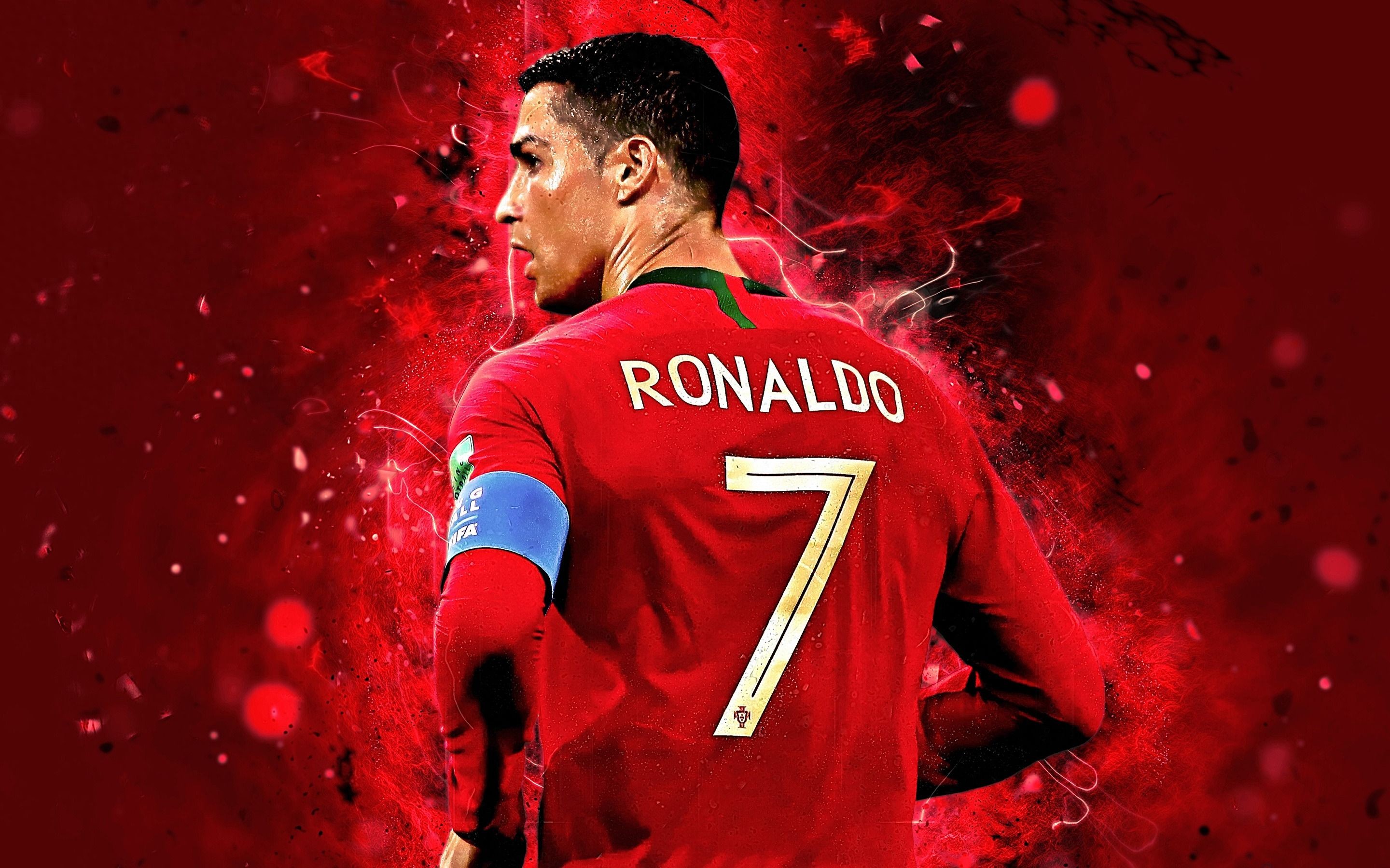 包含葡萄牙队员风格独特，领队迈向胜利的方向的词条