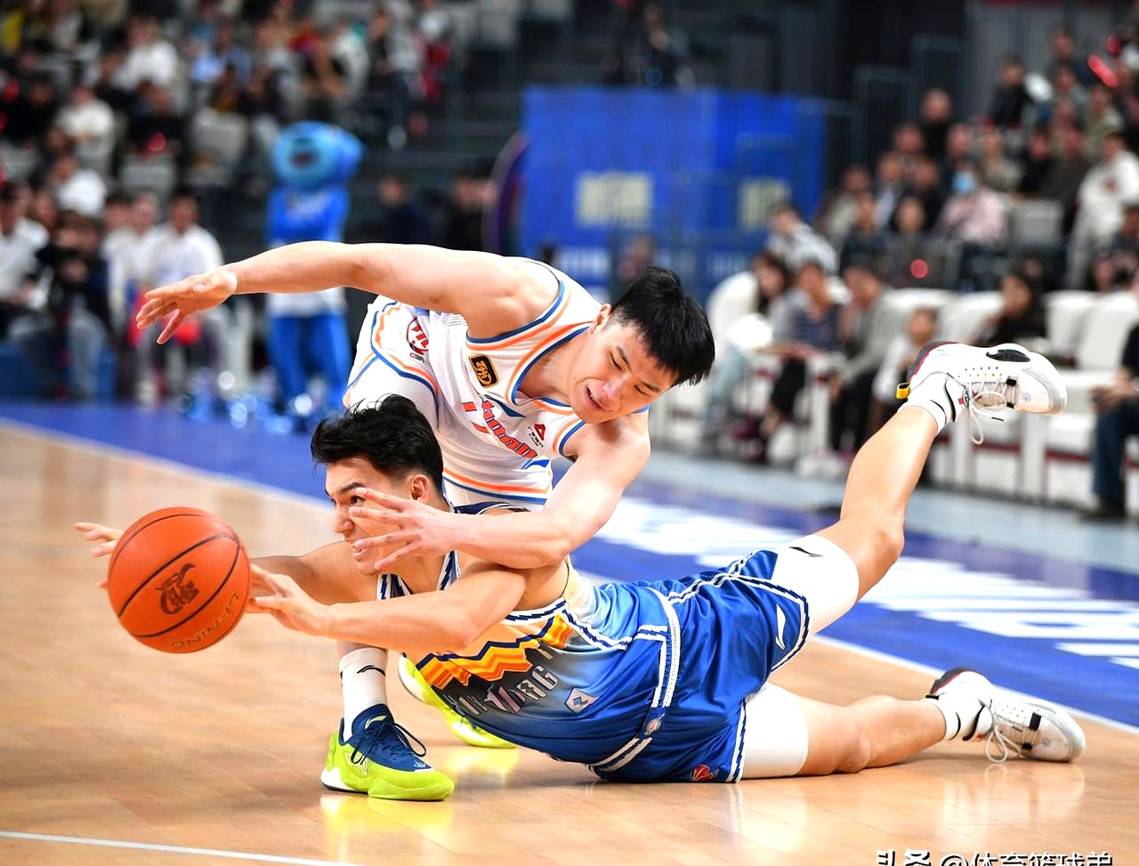 球队后卫恢复出战,令对手束手无策 球队后卫恢复出战,令对手束手无策