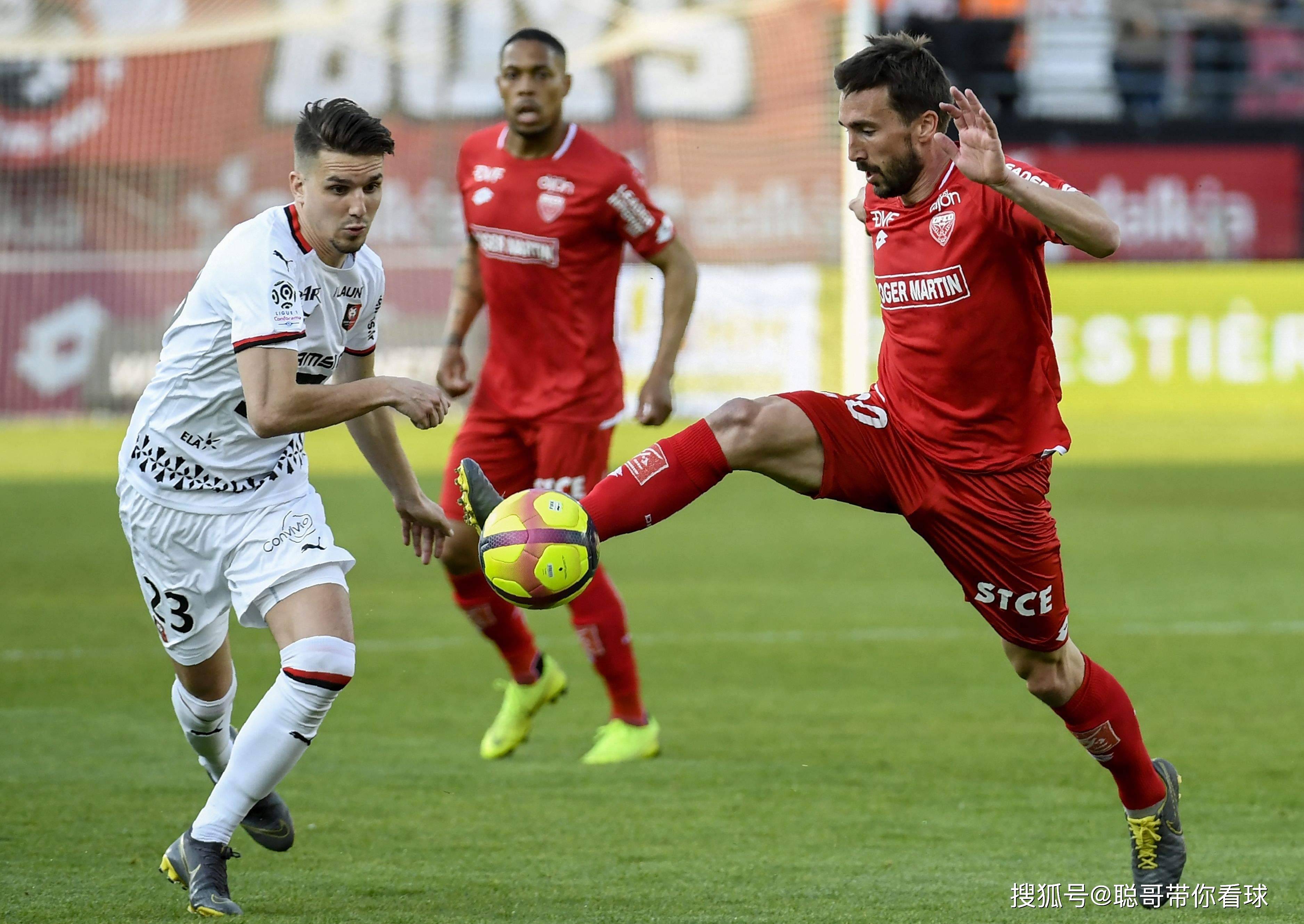 包含罗马客场取胜，小组出线形势略显乐观的词条