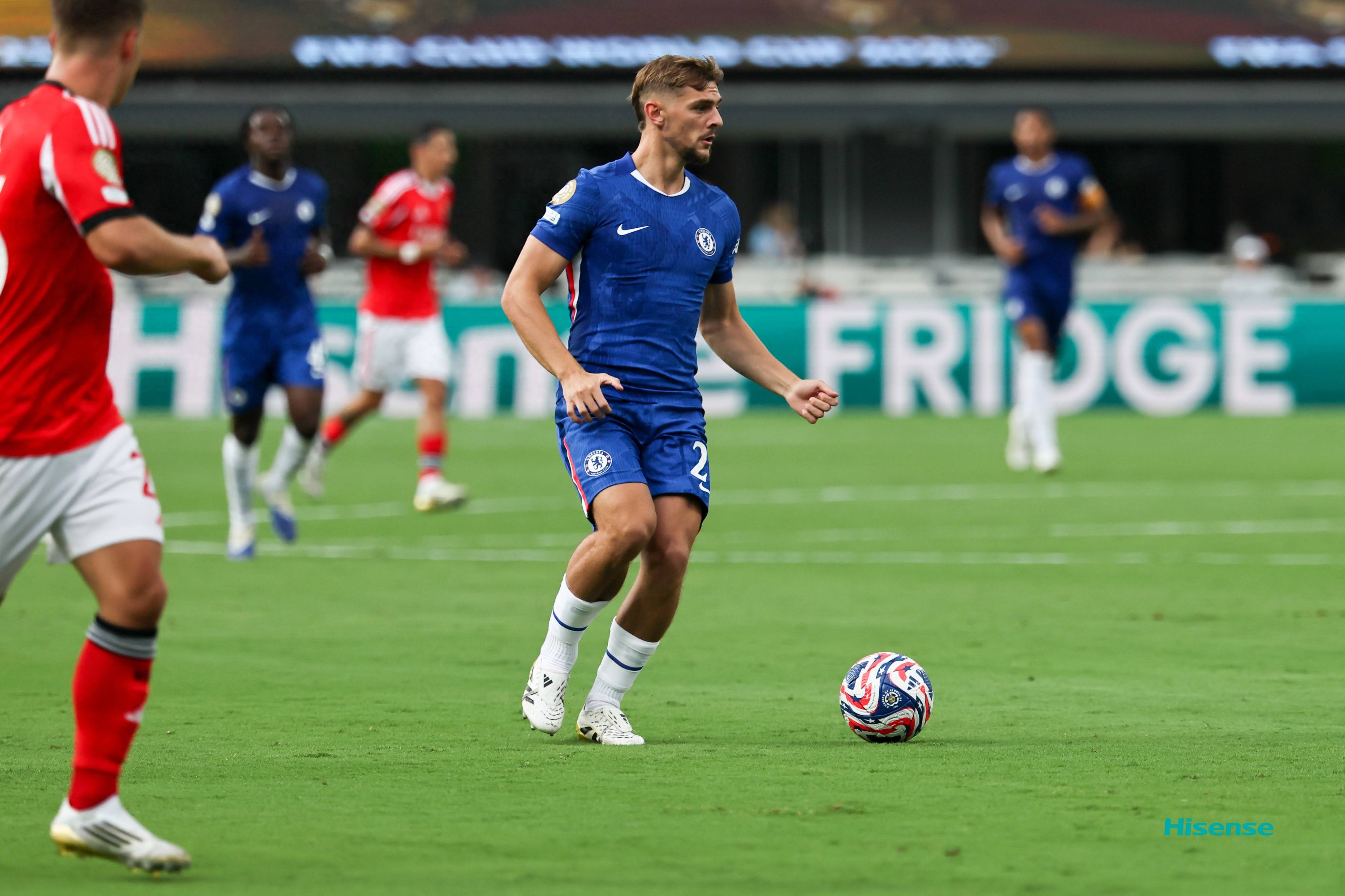 西亚球队表现抢眼，成功晋级八强的简单介绍