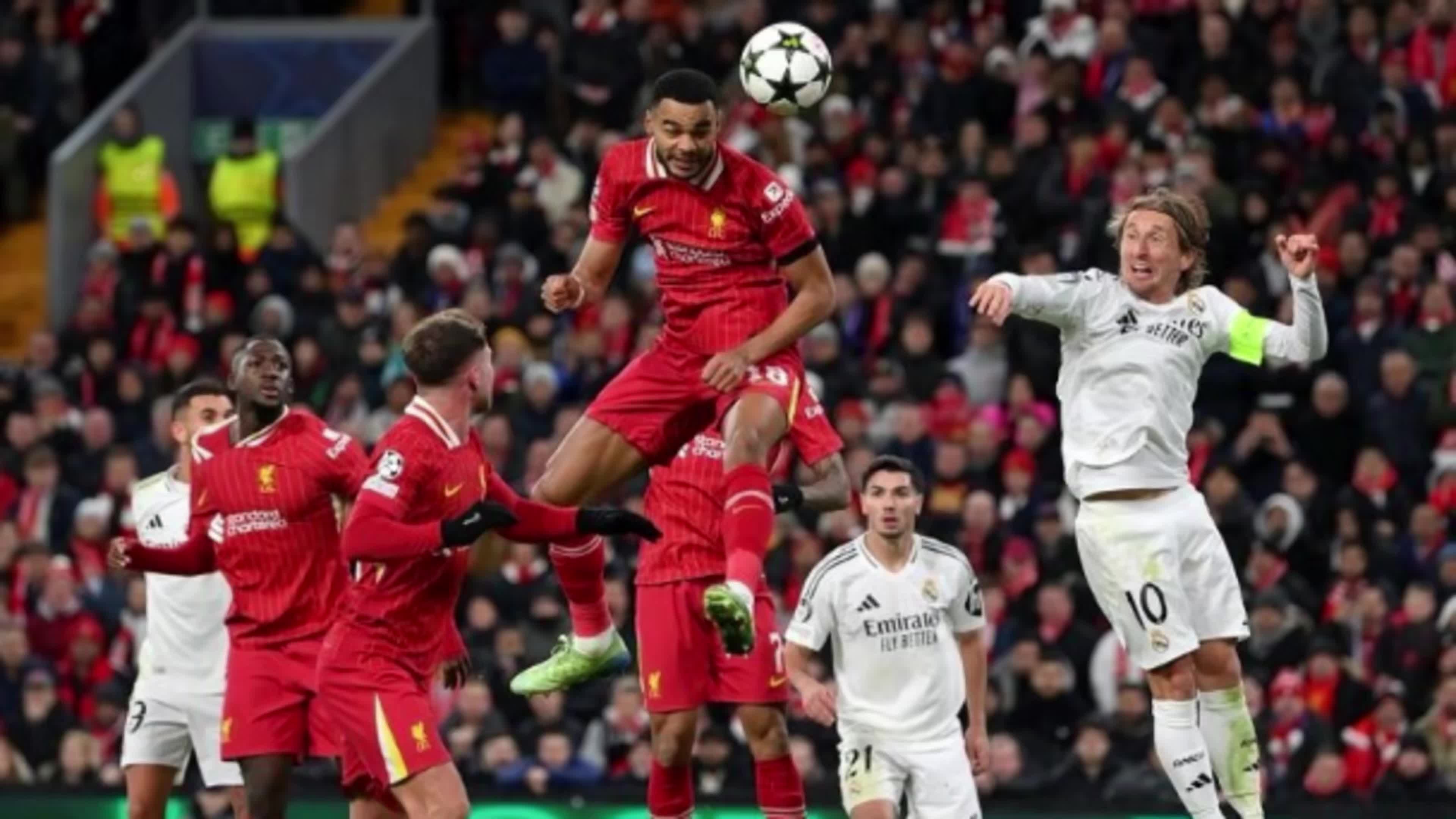 包含利物浦与比利亚雷亚尔交锋，欧联杯决赛名额悬而未决的词条