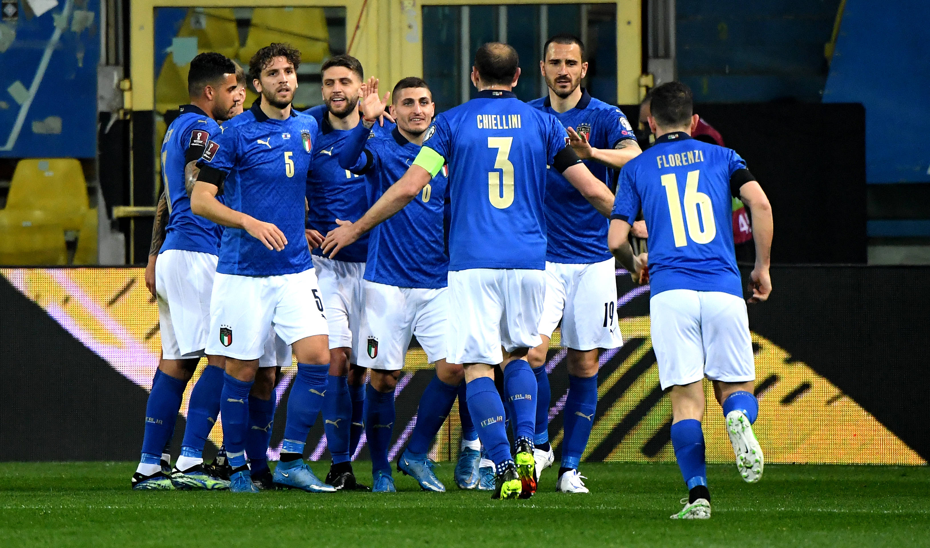 开云体育官网入口-包含欧洲国家足球赛场火热起舞，壮烈一战的词条