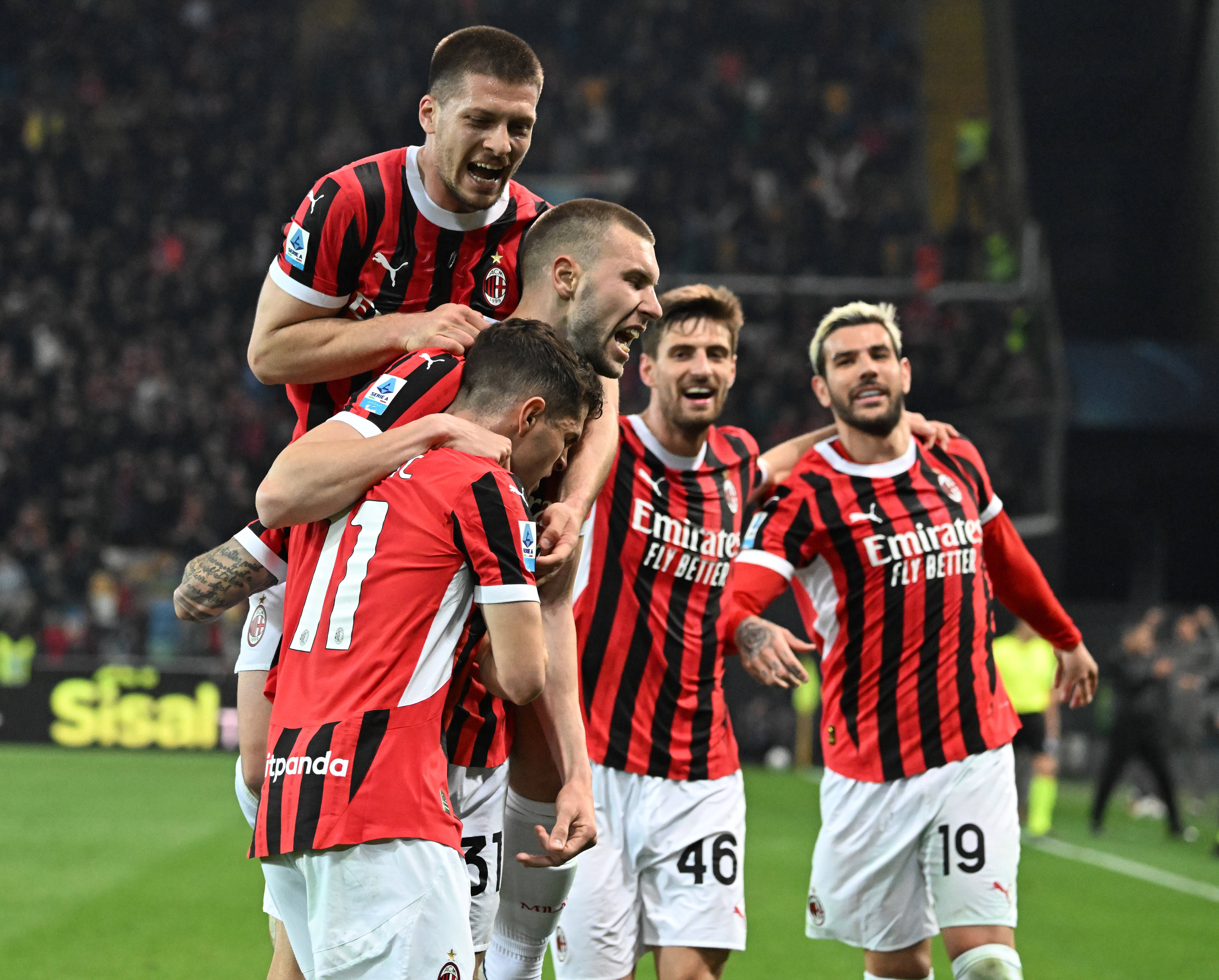 开云体育app-意甲比赛中球员们展现出顽强的斗志