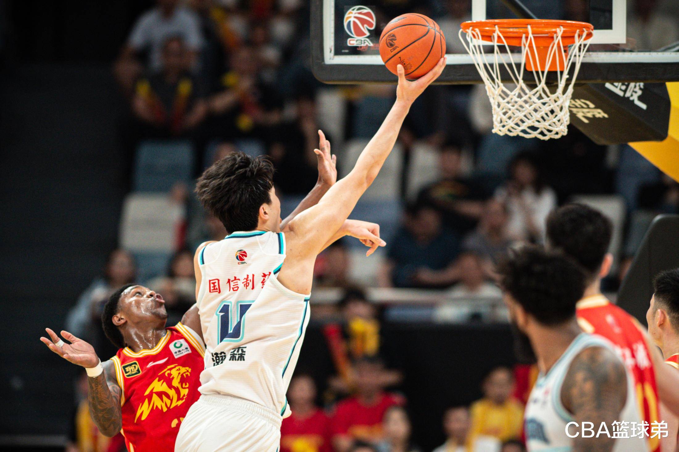 关于广东深圳球队击败厦门漳州，追赶保级对手的信息