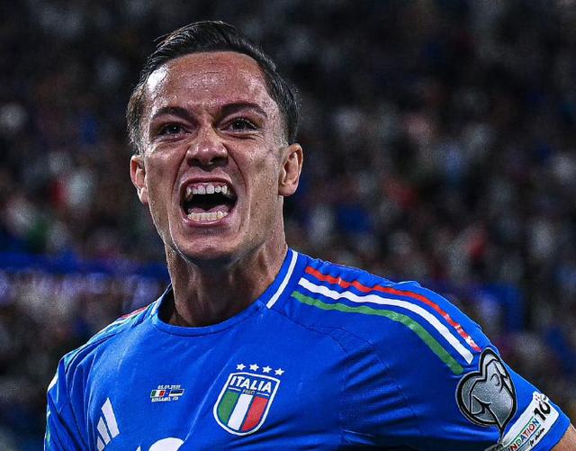 欧预赛赛场激情四射，球员奋力拼搏呈现实力的简单介绍