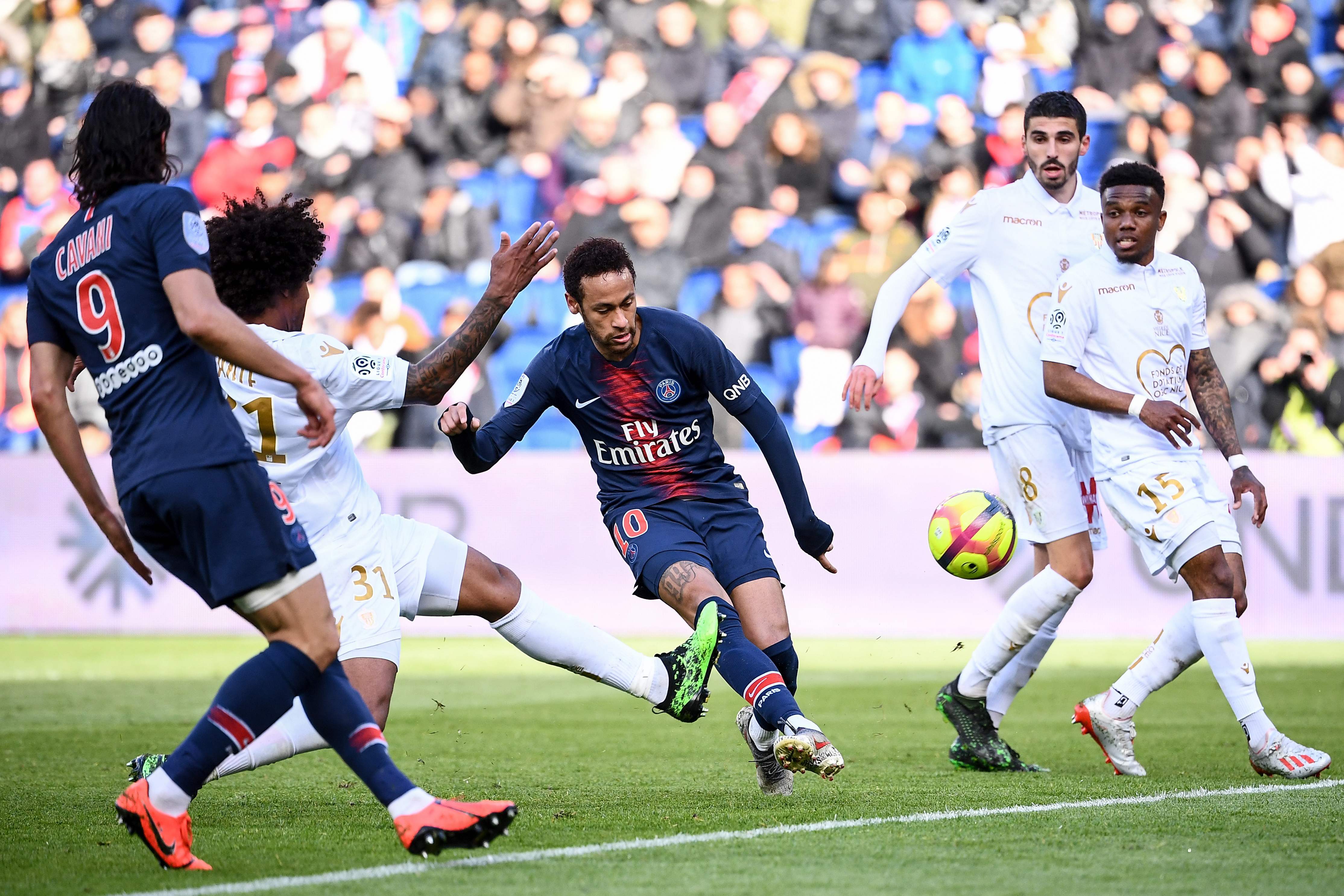 包含国际米兰轻取对手，惊艳全场观众的词条