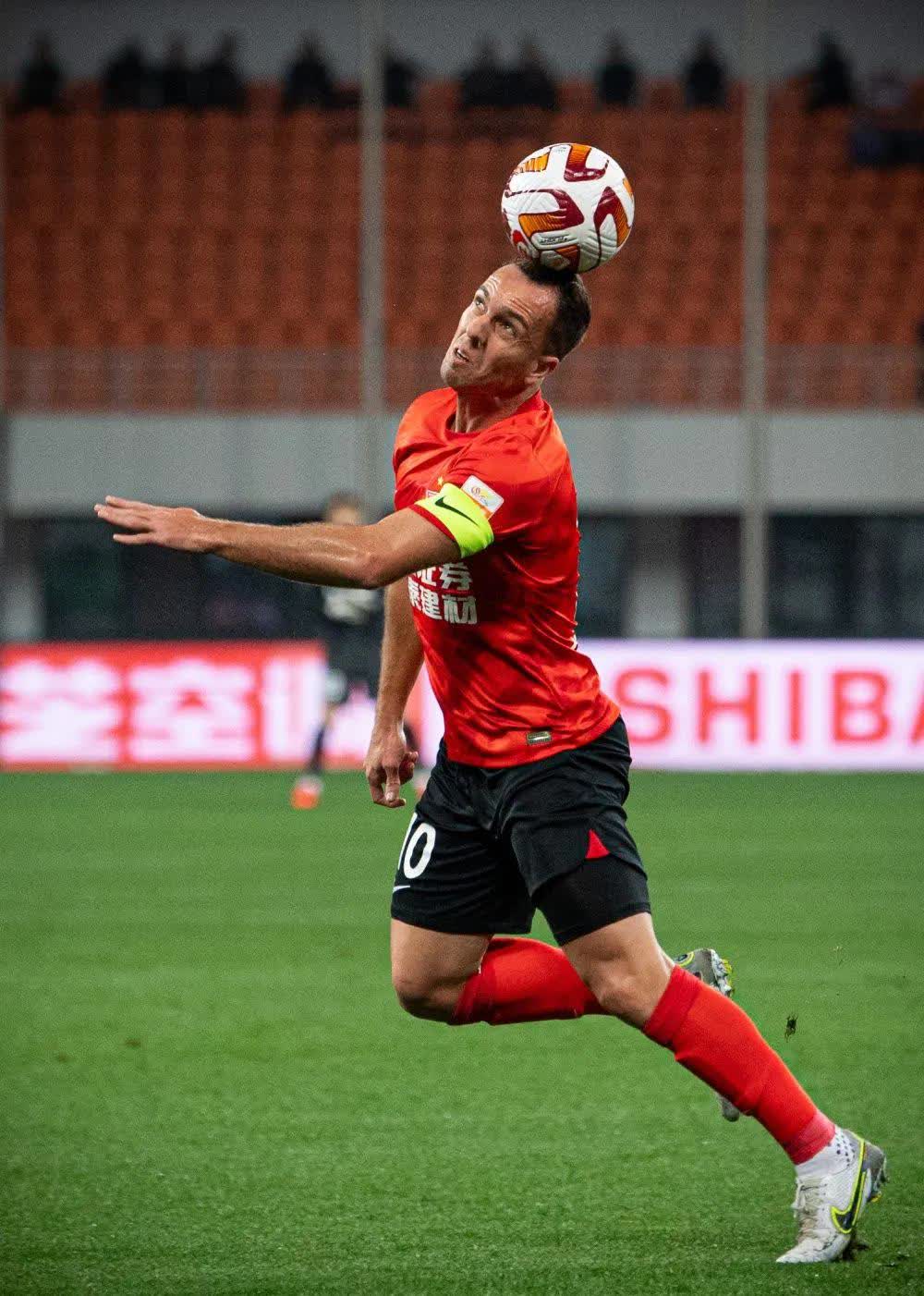 本土球员杰出表现，成为球队一大亮点