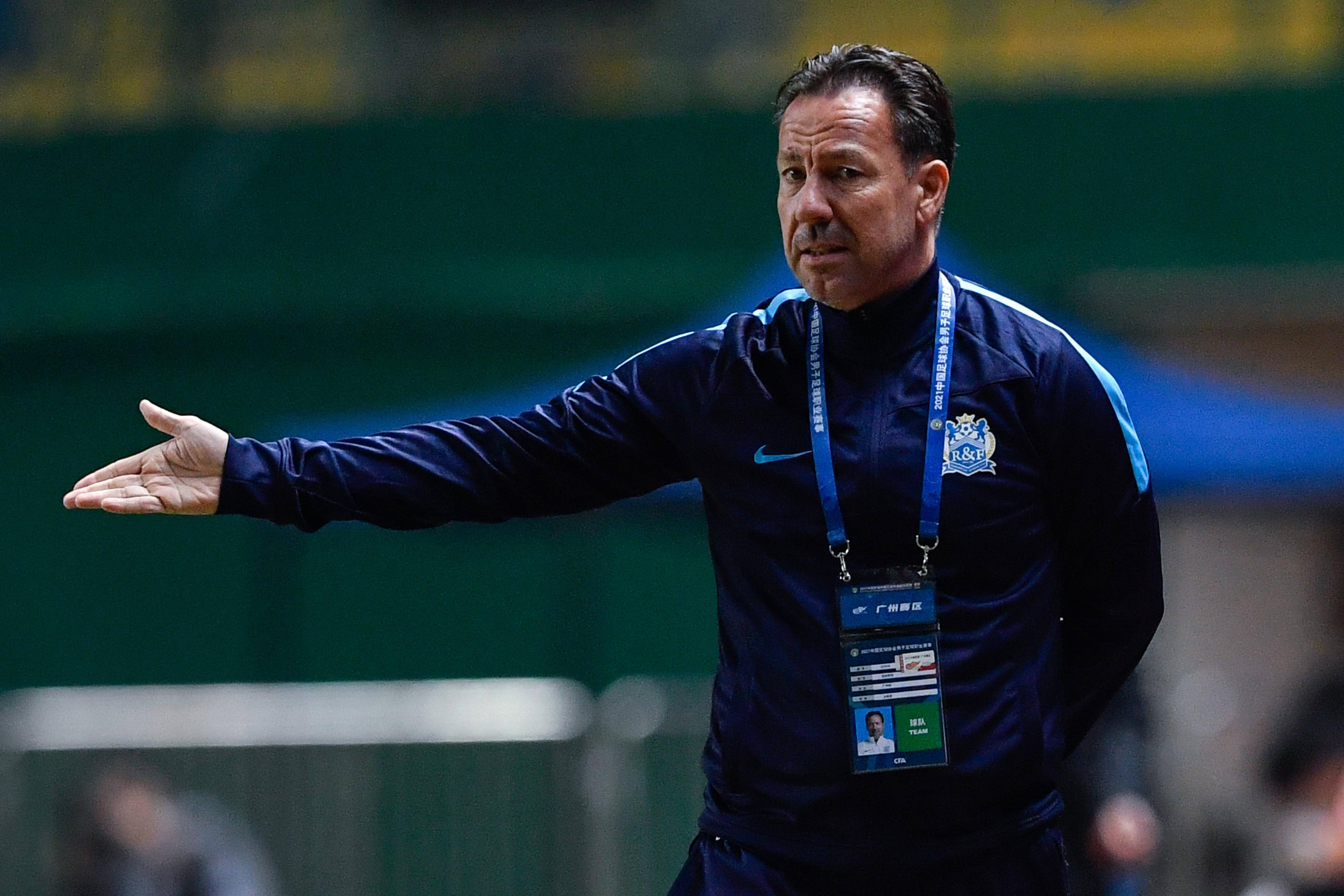 开云体育-包含亚泰客场惊险战平富力，客场竞技不逊的词条